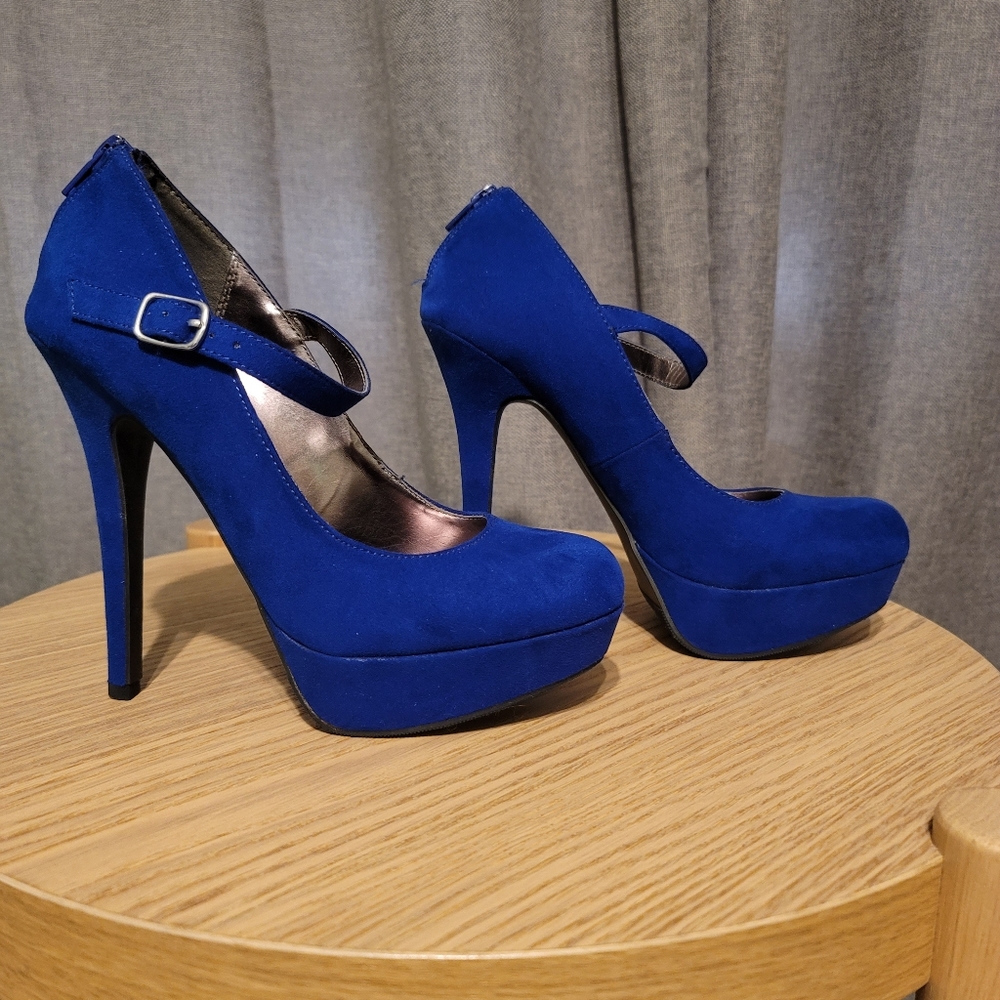 Material Girl cobalt blue platform heels size 7
